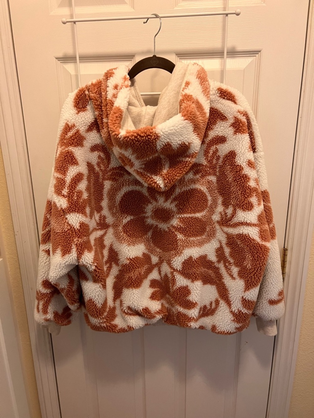 We The Free Floral Sherpa Hooded Jacket in Dusty Rose & Cream - Picture 3 of 4